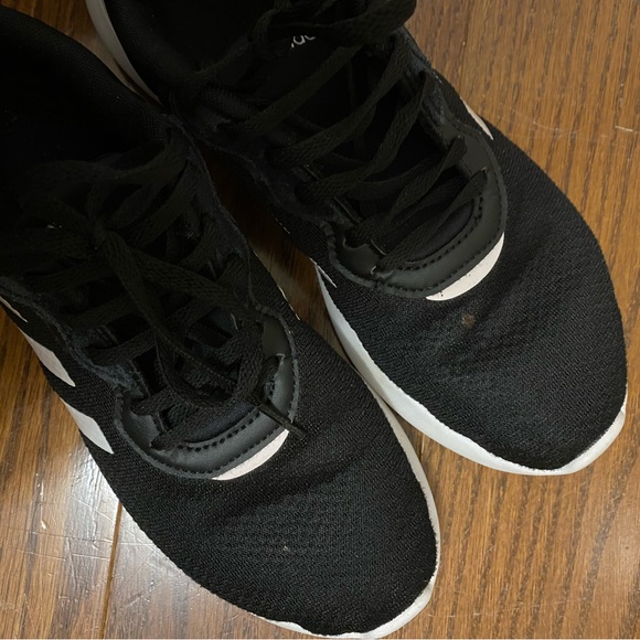 Adidas black shoes - womens 8.5 - Picture 7 of 8